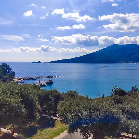 Celeste Deluxe Apartments 4*