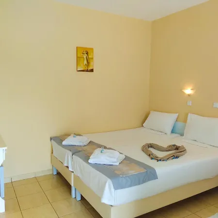 아파트호텔 Celeste Deluxe Apartments 4*