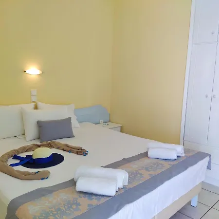 Celeste Deluxe Apartments 4*