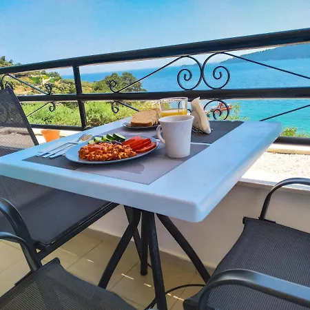 Celeste Deluxe Apartments 4*